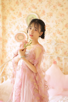 电影年轻的妻子